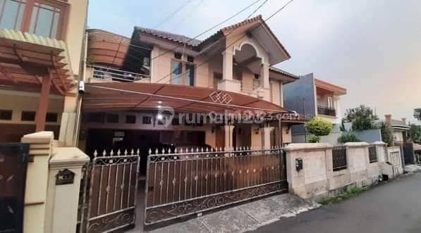 Rumah 2 Lantai Bagus Asri di Jalan Curug , Jakarta Timur 1