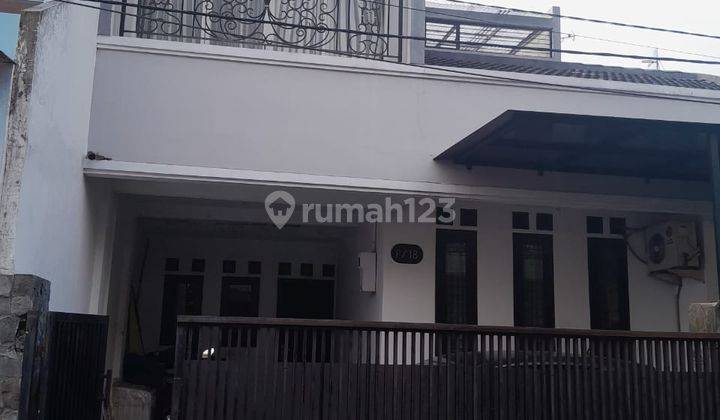 Rumah 2 Lantai Bagus SHM di Jalan Gading, Jakarta Timur 1