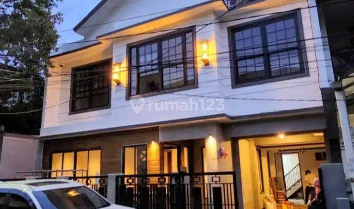 Rumah di Pondok Bambu 3 Lantai Bagus SHM  1