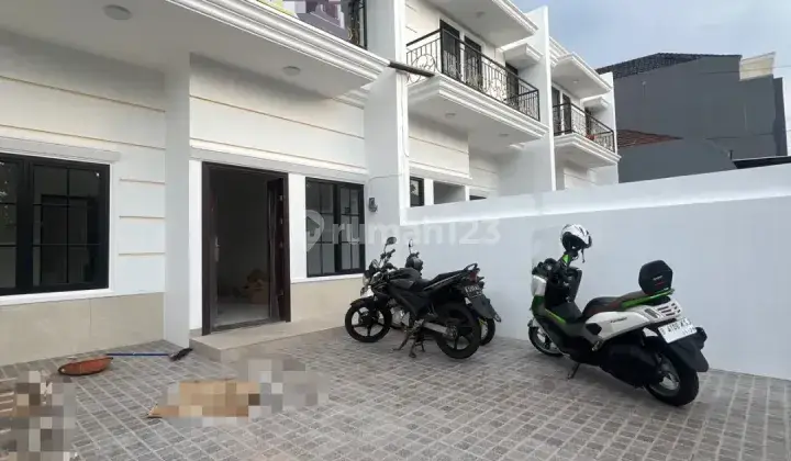 Rumah 2 Lantai Baru SHM di Jl.raya Kodau, Bekasi 1