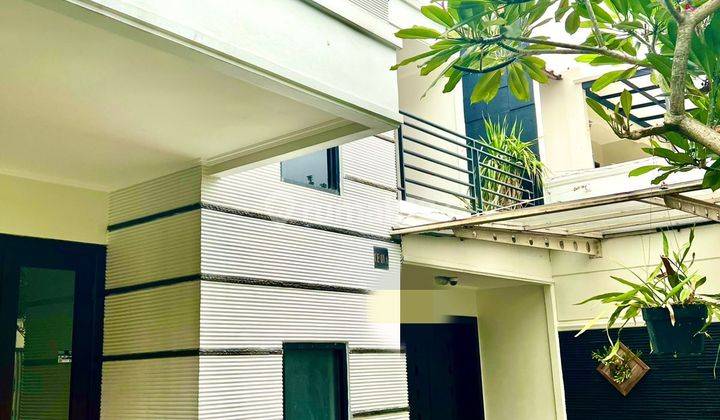 Rumah Bagus Unfurnished SHM di Billymoon , Jakarta Timur 1