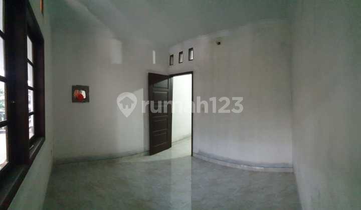 Rumah 2 Lantai Siap Huni Di Duren Sawit  2