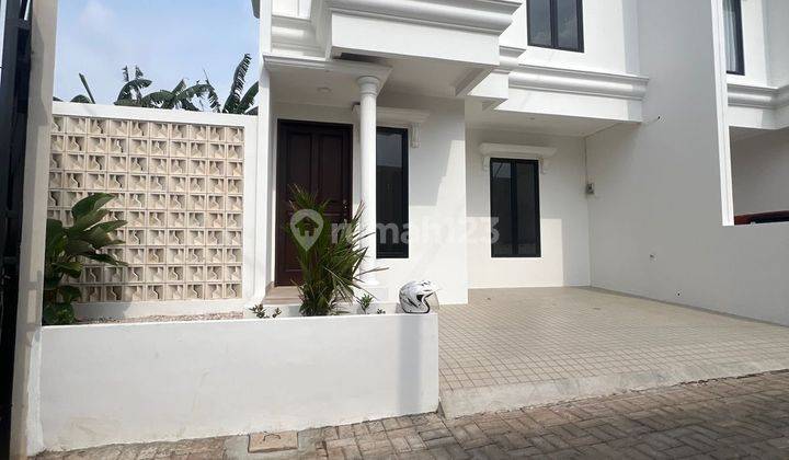 Rumah 2 Lantai Bagus SHM di Jalan Ratna Jatibening , Bekasi 1