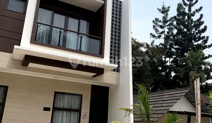 Rumah 2 Lantai Bagus Shm Di Cimanggis Depok  2