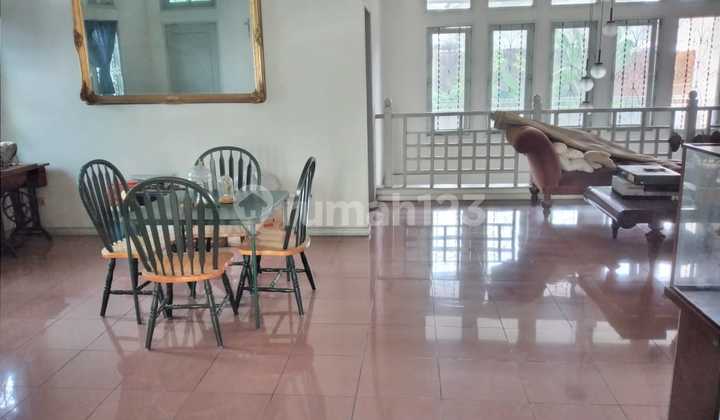 Rumah Asri 2 Lantai di Billymoon Jakarta Timur Rumah Asri 2 Lantai di Billymoon Jakarta Timur