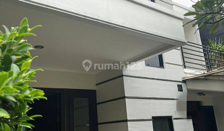 Rumah Bagus Unfurnished SHM di Billymoon , Jakarta Timur 2