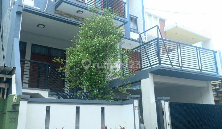 Rumah 4 Lantai Furnished SHM di Cluster Palmerah , Jakarta Barat 1