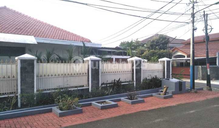 Rumah baru renovasi dalam Komplek Jatiwaringin, Jakarta Timur