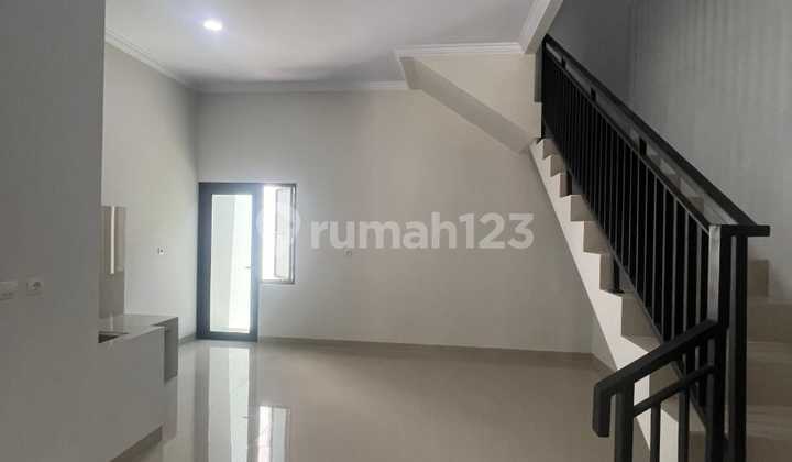 Rumah  kavling modern 2 lantai siap huni Kalisari, Jakarta Timur 2