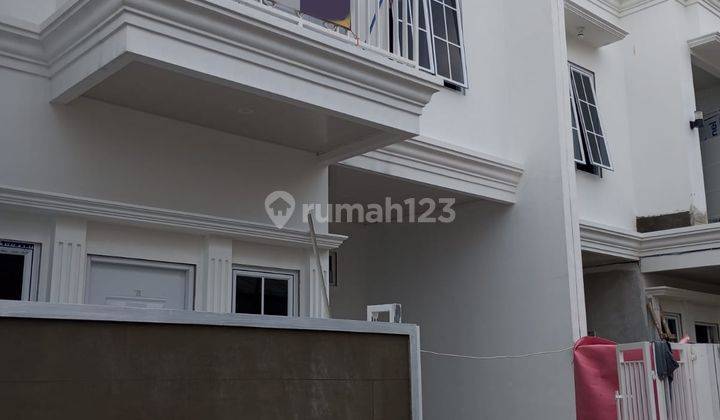 Rumah Murah 2 Lantai Baru SHM di Pasar Rebo, Jakarta Timur 2