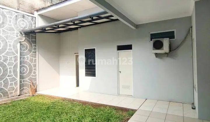 Rumah 2 Lantai Semi Furnished Dikomplek Duren Sawit Jakarta Timur 2