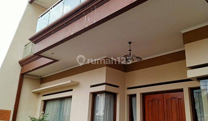 Rumah Besar 2 Lantai di Komplek Elite Pondok Kelapa Jakarta Timur 1