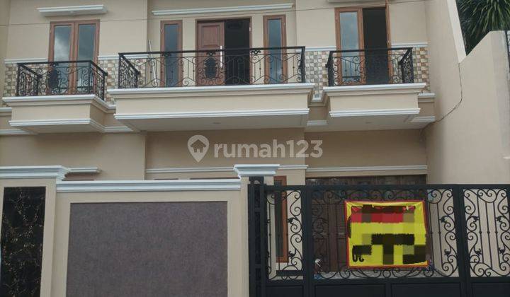 Rumah 2 Lantai Siap Huni SHM di Cipinang, Jakarta Timur 1