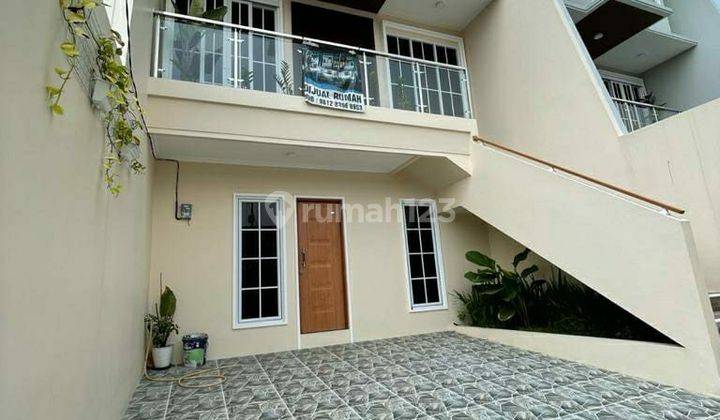 Rumah 3 Lantai Baru Semi Furnished di Kalibata, Jakarta Selatan 1