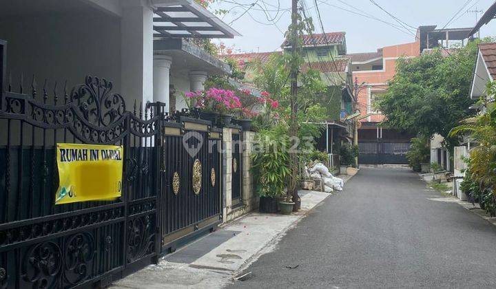 Rumah 2 Lantai Siap Huni Dekat Al Azhar Rawamangun, Jakarta Timur 2