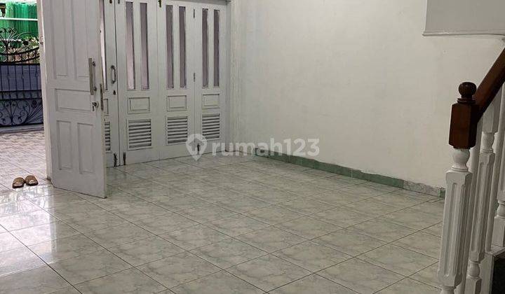 Rumah 2 Lantai Siap Huni Dekat Al Azhar Rawamangun, Jakarta Timur 2