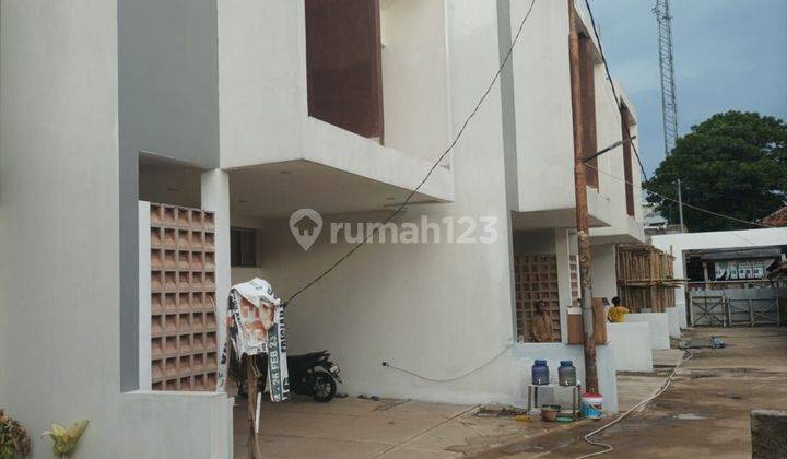 Rumah siap huni 2 lantai dalam cluster mantraman DKI jakarta 2