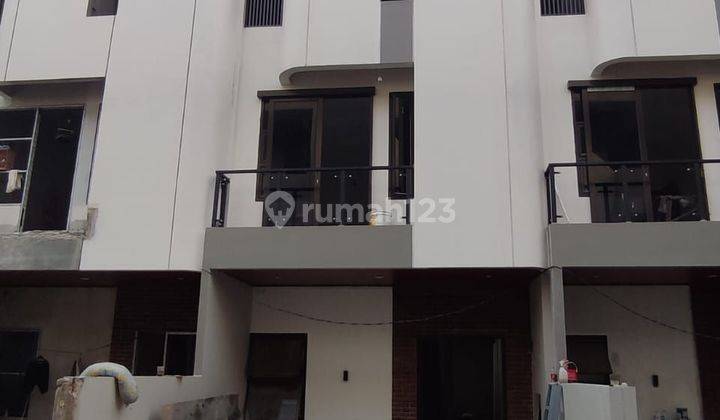 Rumah Cluster Baru 3 Lantai di Rawamangun Jakarta Timur 2