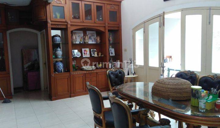 Rumah Besar Semi Furnished Dikomplek Strategis Karawaci Tangerang 2