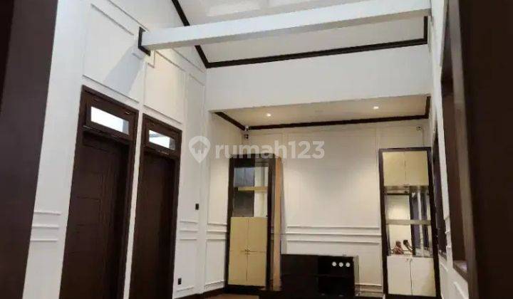 Rumah 3 Lantai Baru American Classic SHM di Duren Sawit, Jakarta Timur 2