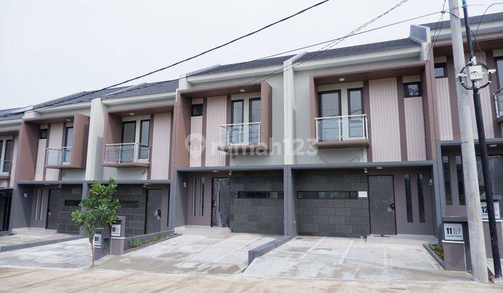 Rumah Jalan raya Bogor Sentul 2 Lantai SHM full fasilitas mewah 1