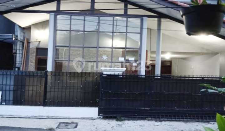 Rumah Second Siap Huni Dekat Arion Mal dan LRT Rawamangun