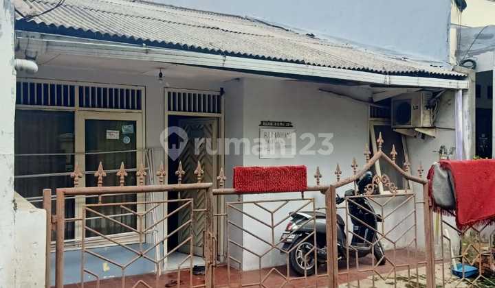 Selling Secondary House in a Comfortable and Safe Environment Malaka Asri Pondok Kelapa