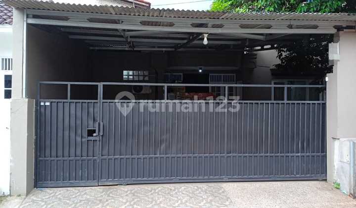 Rumah Tanah Luas di Cirendeu, Jakarta Selatan