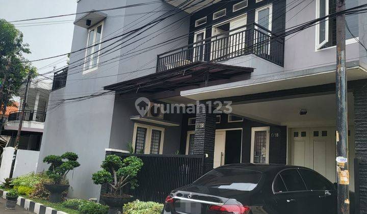 Rumah 2 Lantai Full Furnished SHM di Rawamangun, Jakarta Timur 1