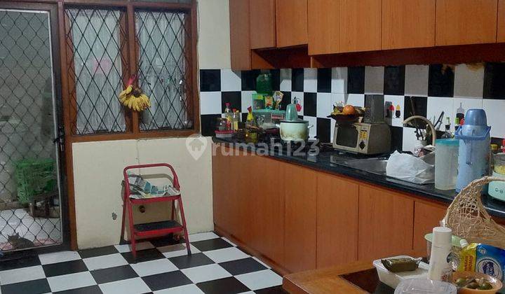 Rumah Besar 2 Lantai Strategis di Komplek Tanjung Barat, Jakarta Selatan 2