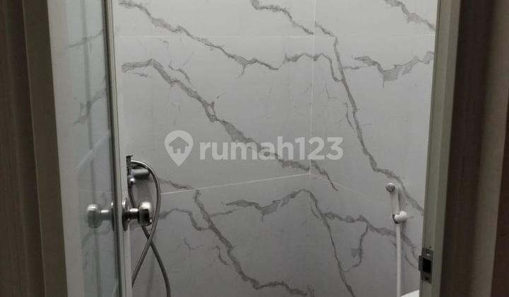 Ready-to-Occupy 2-Story House Fully Furnished 5 Meters from Pemuda Street Rawamangun 2