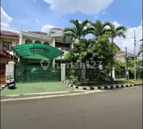 Luxury House in Duren Sawit Complex, East Jakarta