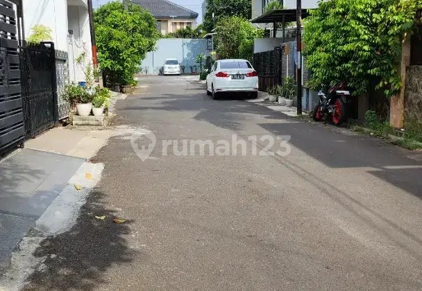 House in the Marinir Billymoon Complex, Pondok Kelapa, East Jakarta 2