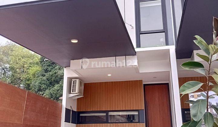 Rumah Townhouse 2 Lantai SHM di Jatiwaringin Dekat Jakarta Timur 2