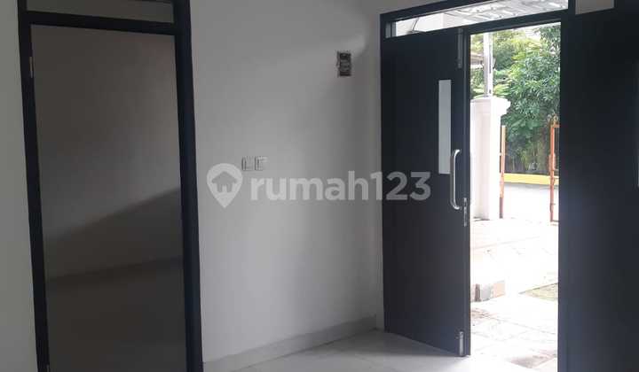 Nice House SHM Pancoran Mas, Depok 2