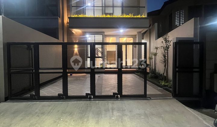 Rumah Baru 2 Lantai dalam Komplek Jatibening, Bekasi SHM Rumah Baru 2 Lantai dalam Komplek Jatibening, Bekasi SHM