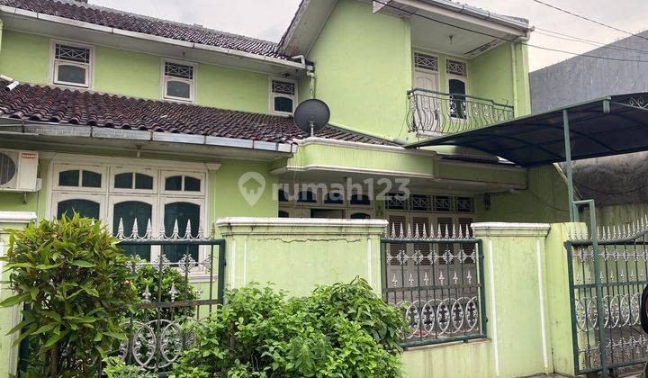 Rumah 2 Lantai Bagus SHM di Pondok Bambu, Jakarta Timur 1