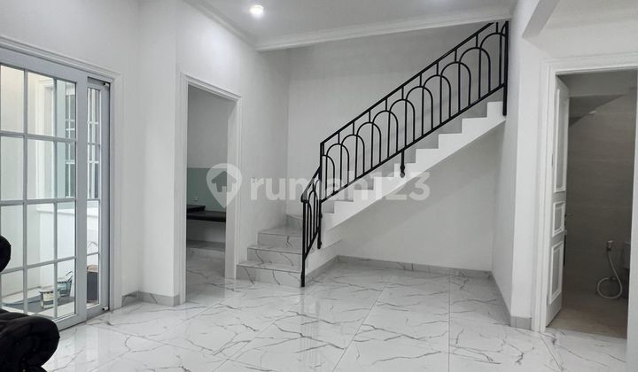 Rumah Baru 2 Lantai di Jatiwaringin, Jakarta Timur 2