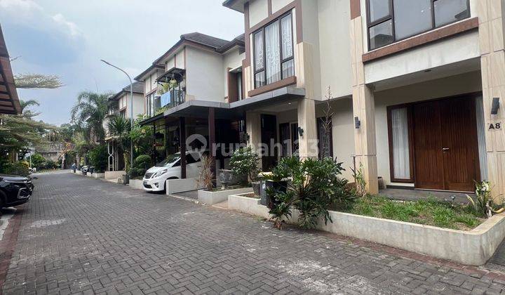 Rumah One Gate Sistem Dengan Kolam Renang di Jatibening  2