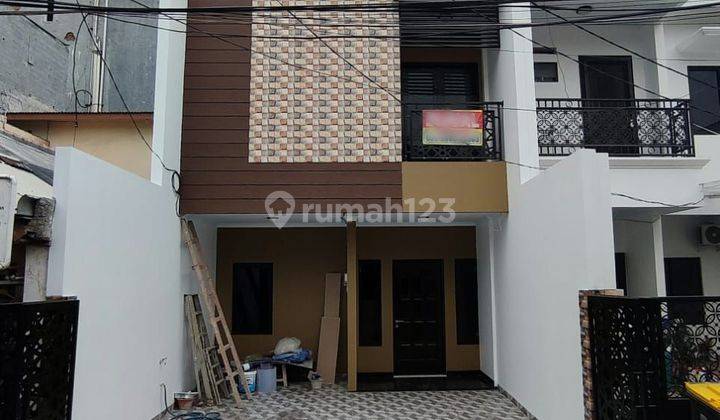 OWNER BU Rumah 2 Lantai SHM Hadap Timur di Jl IKAN dekat Al Azhar 2