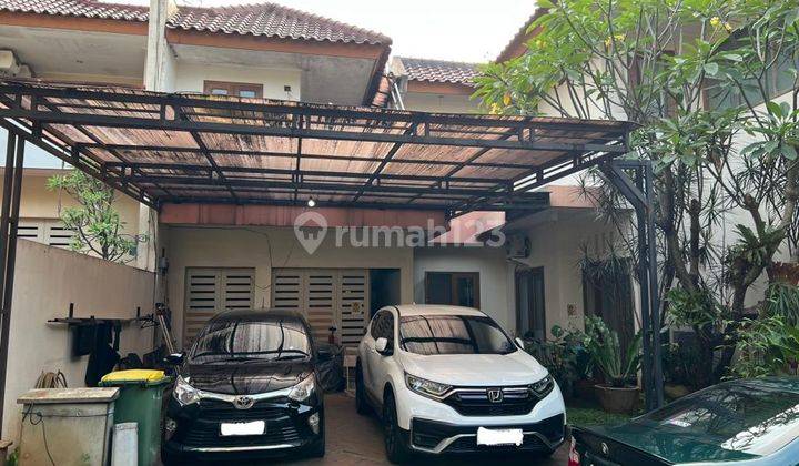 Rumah Mewah Dalam Townhouse di Lebak Bulus 1