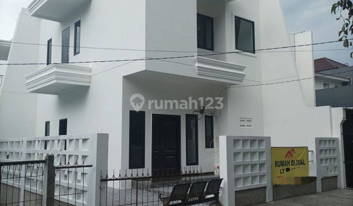 Rumah 2 Lantai Bagus Posisi Hook di Pondok Kelapa  1