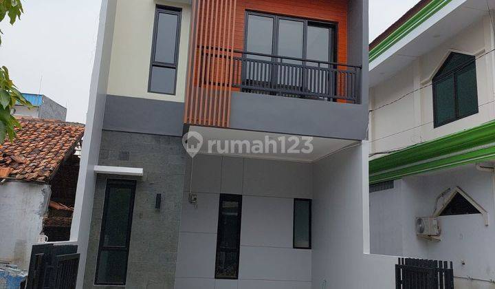 Rumah Bagus 2 Lantai di Pondok Kelapa  1