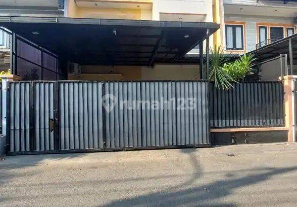 Rumah Siap Huni Terawat Dalam Komplek di Pondok Kelapa  2