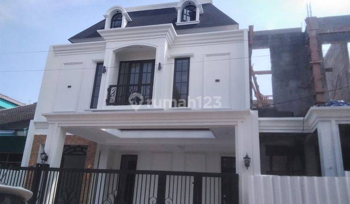 American Classic House Dalam Komplek Favorit di Cinere 1