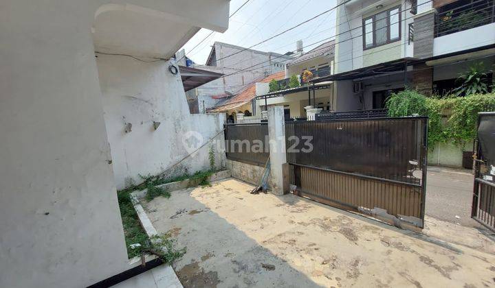 Rumah Secondary Terawat Dan Bebas Banjir di Pondok Bambu  2