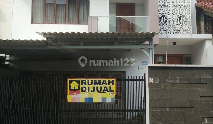 Rumah Mewah Ada Kolam Renang Siap Huni di Jatibening  1