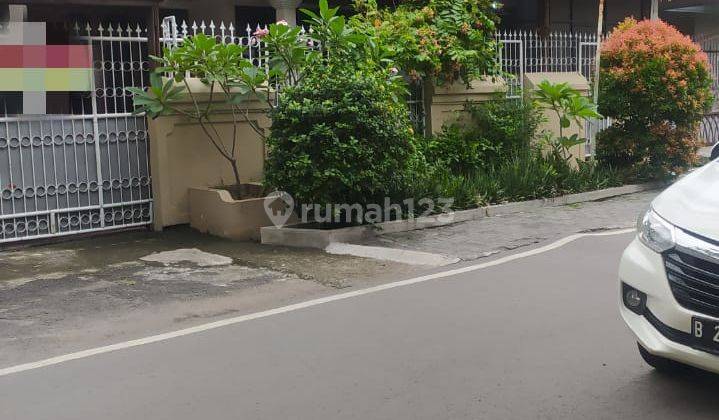 Rumah 2 Lantai Asri Bebas Banjir di Rawamangun  1