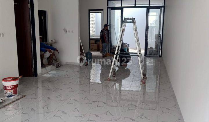 Rumah Bagus 2 Lantai Dalam Town House Duren Sawit  2