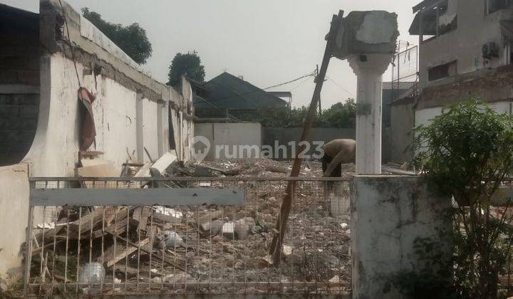 Rumah Tua Hitung Tanah di Duren Sawit  1